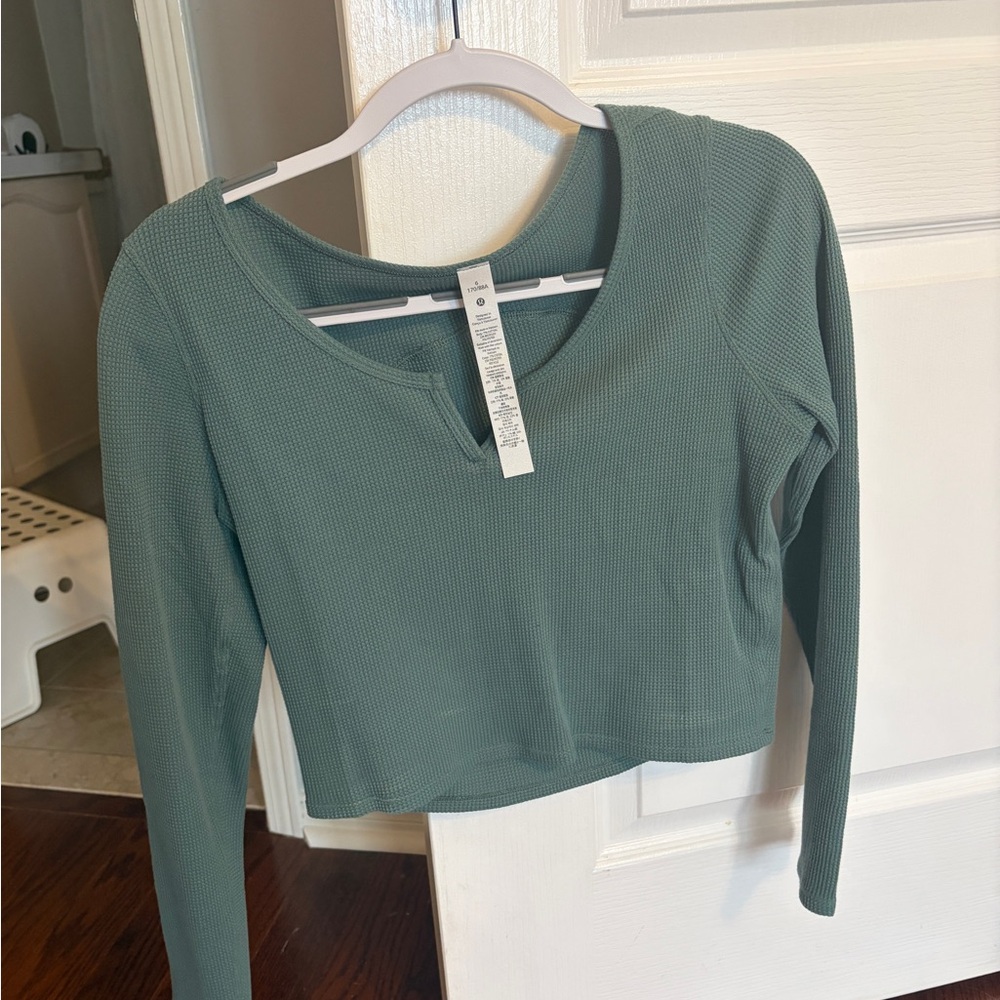 Lululemon Athletica Sage Green Long Sleeve Crop Top